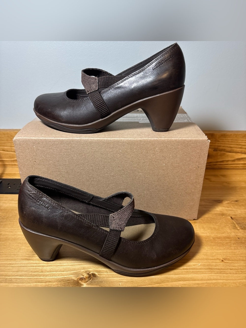 Merrell Expresso Women’s Sz 7  Brown  leather Mary Janes Pumps Cuban Heel
